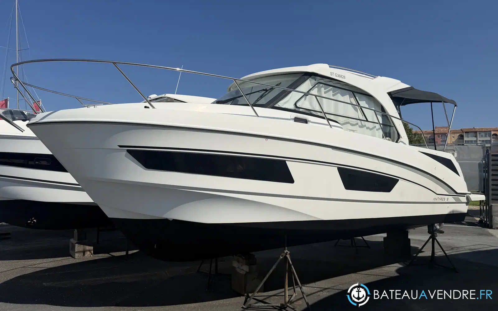 slider 0 Beneteau Antares 9 OB