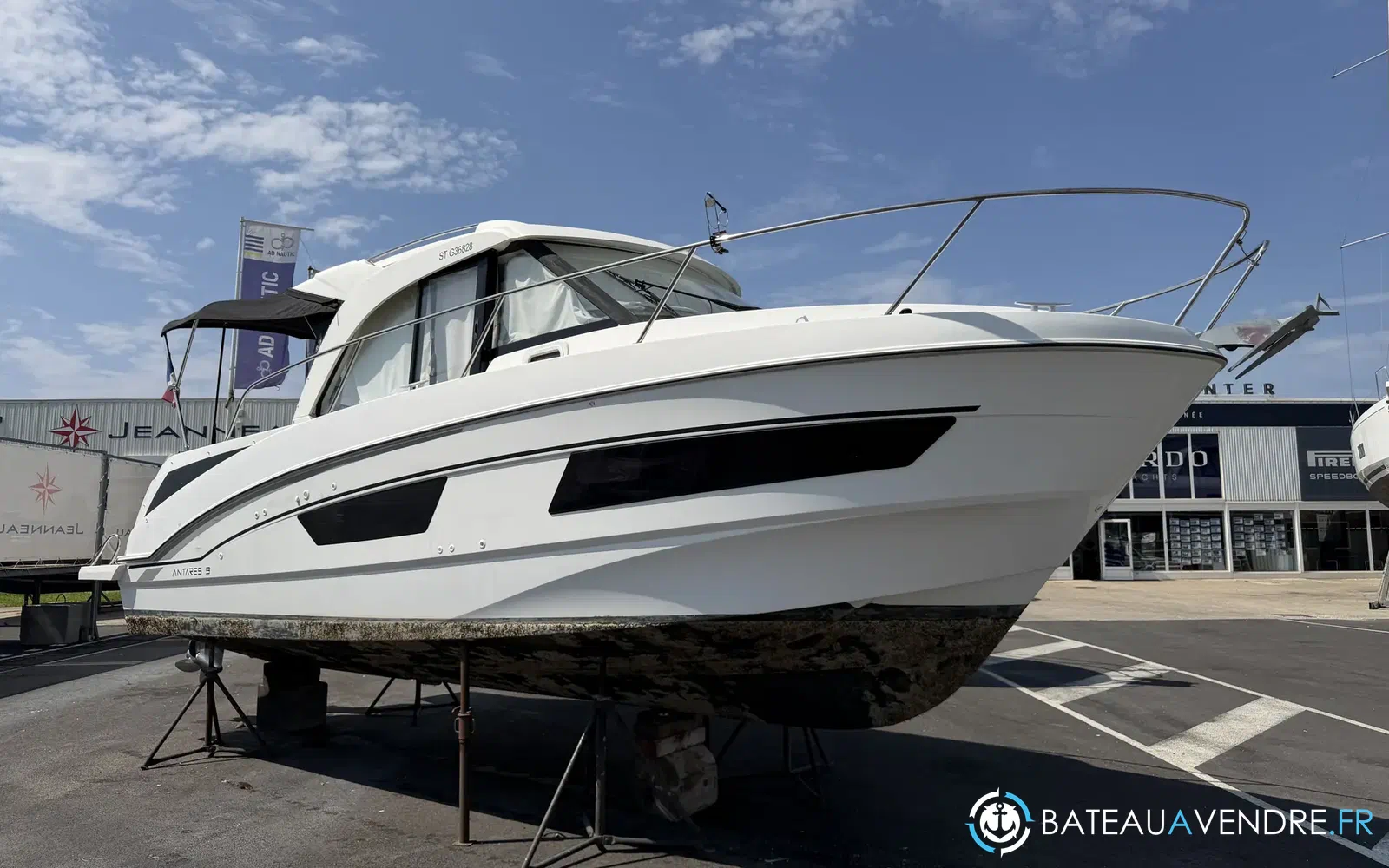 slider 1 Beneteau Antares 9 OB