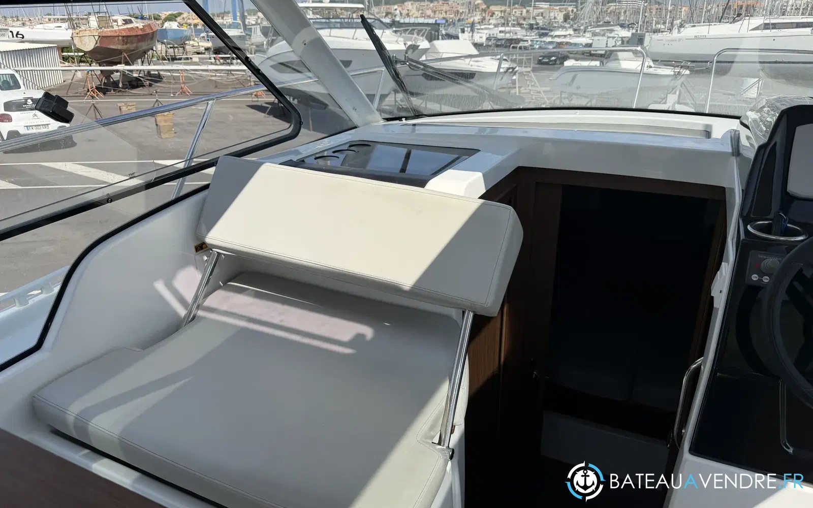 slider 8 Beneteau Antares 9 OB