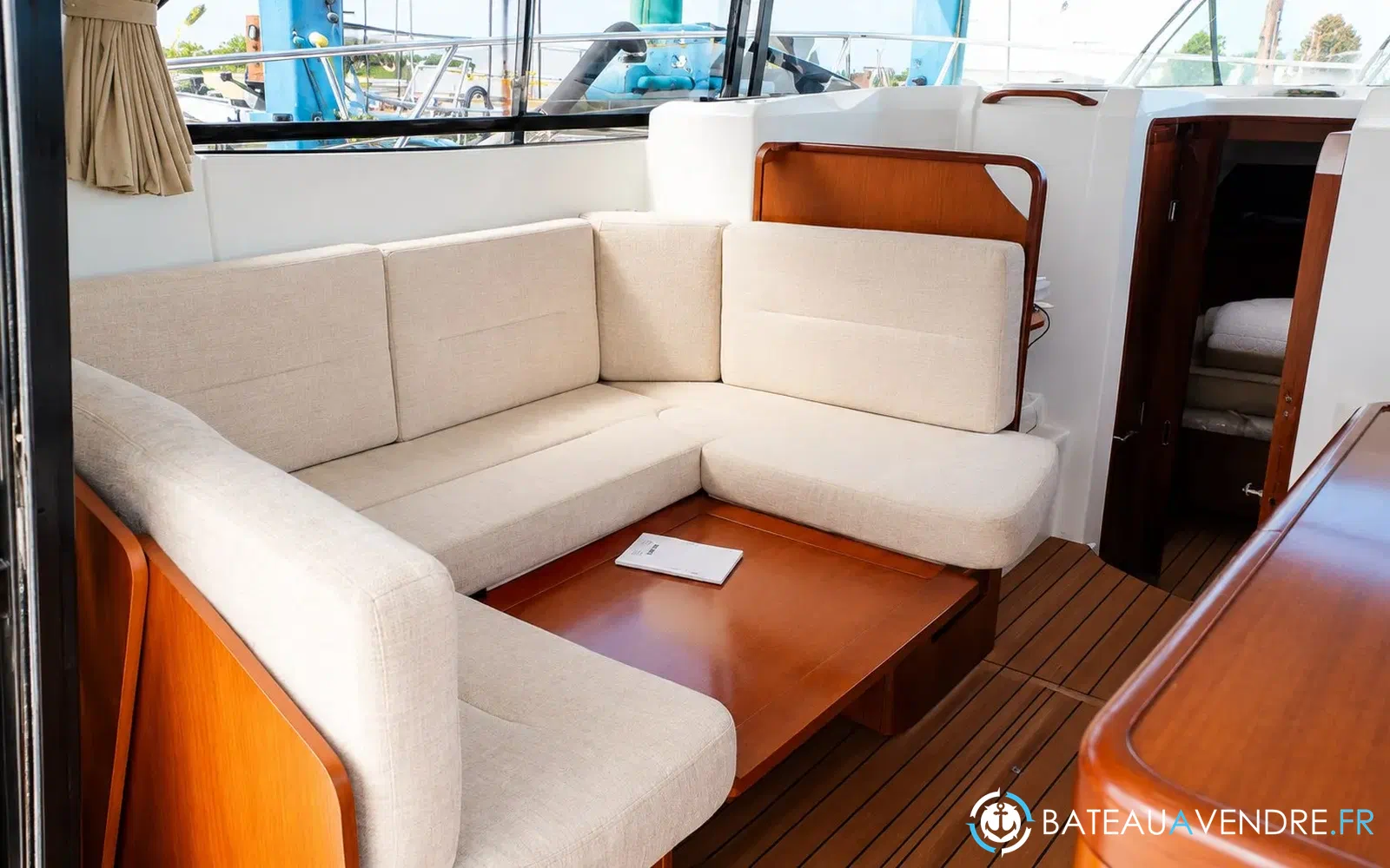 slider 6 Beneteau Antares 30