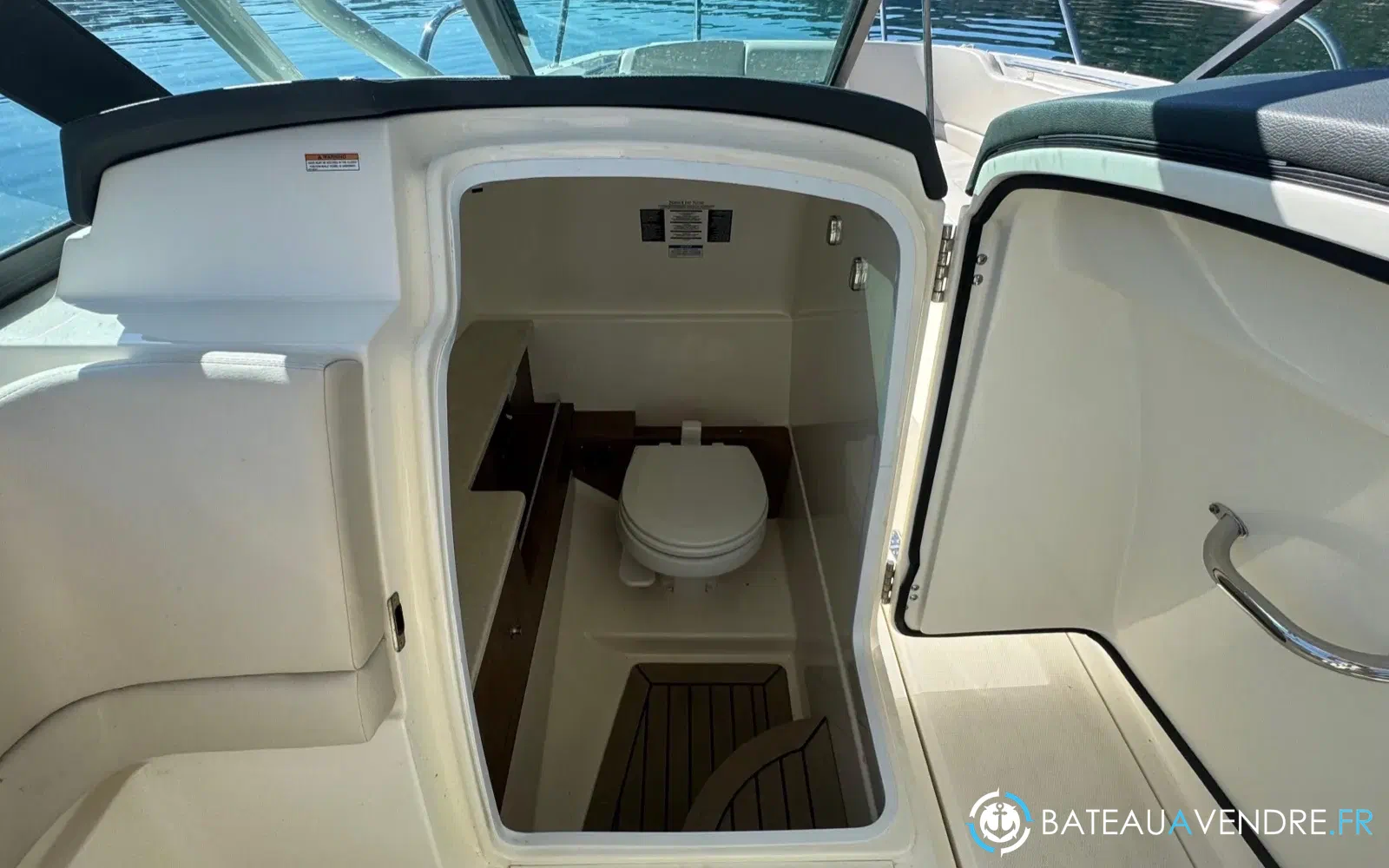 slider 13 Boston Whaler 270 Vantage