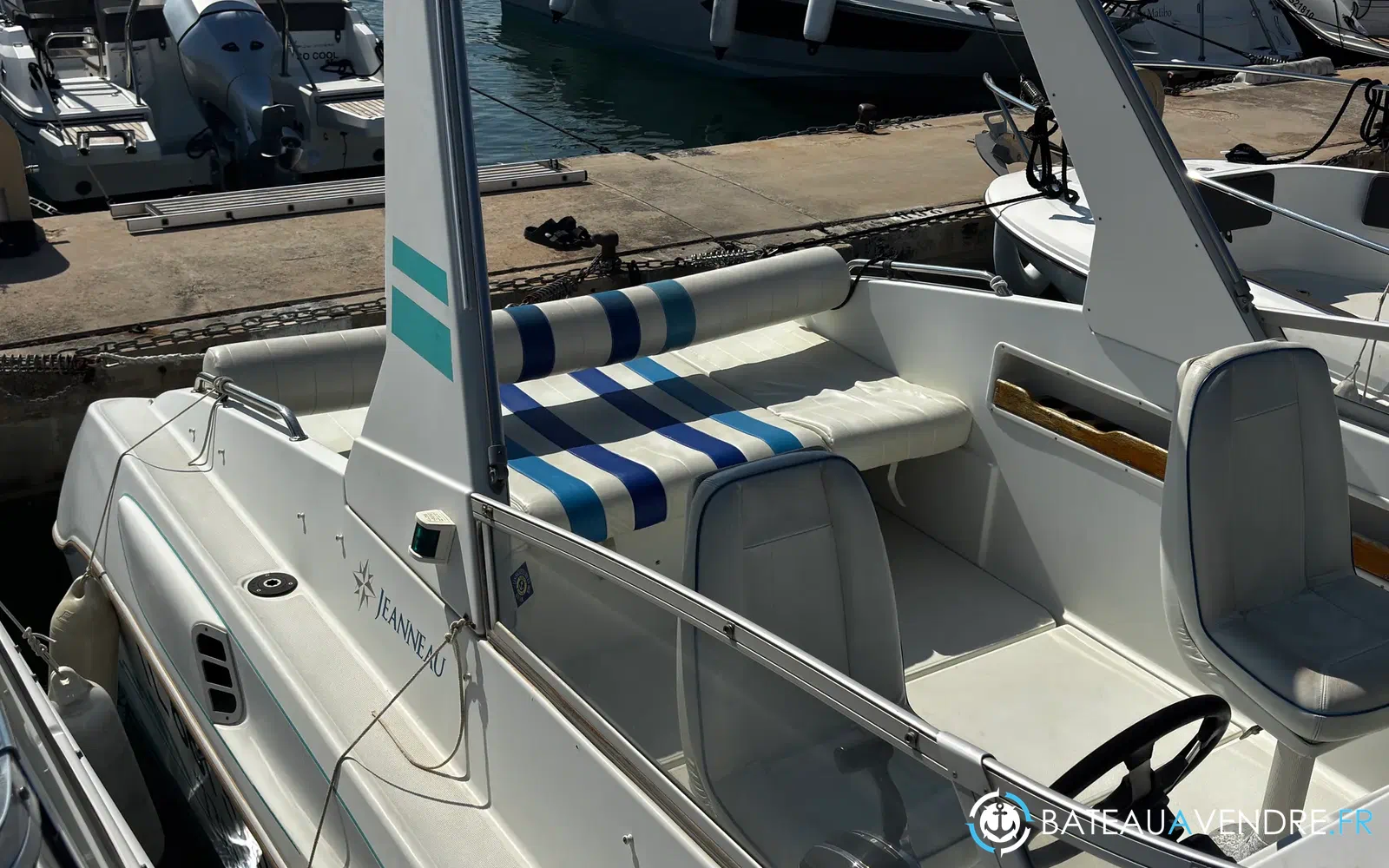 slider 3 Jeanneau Leader 735