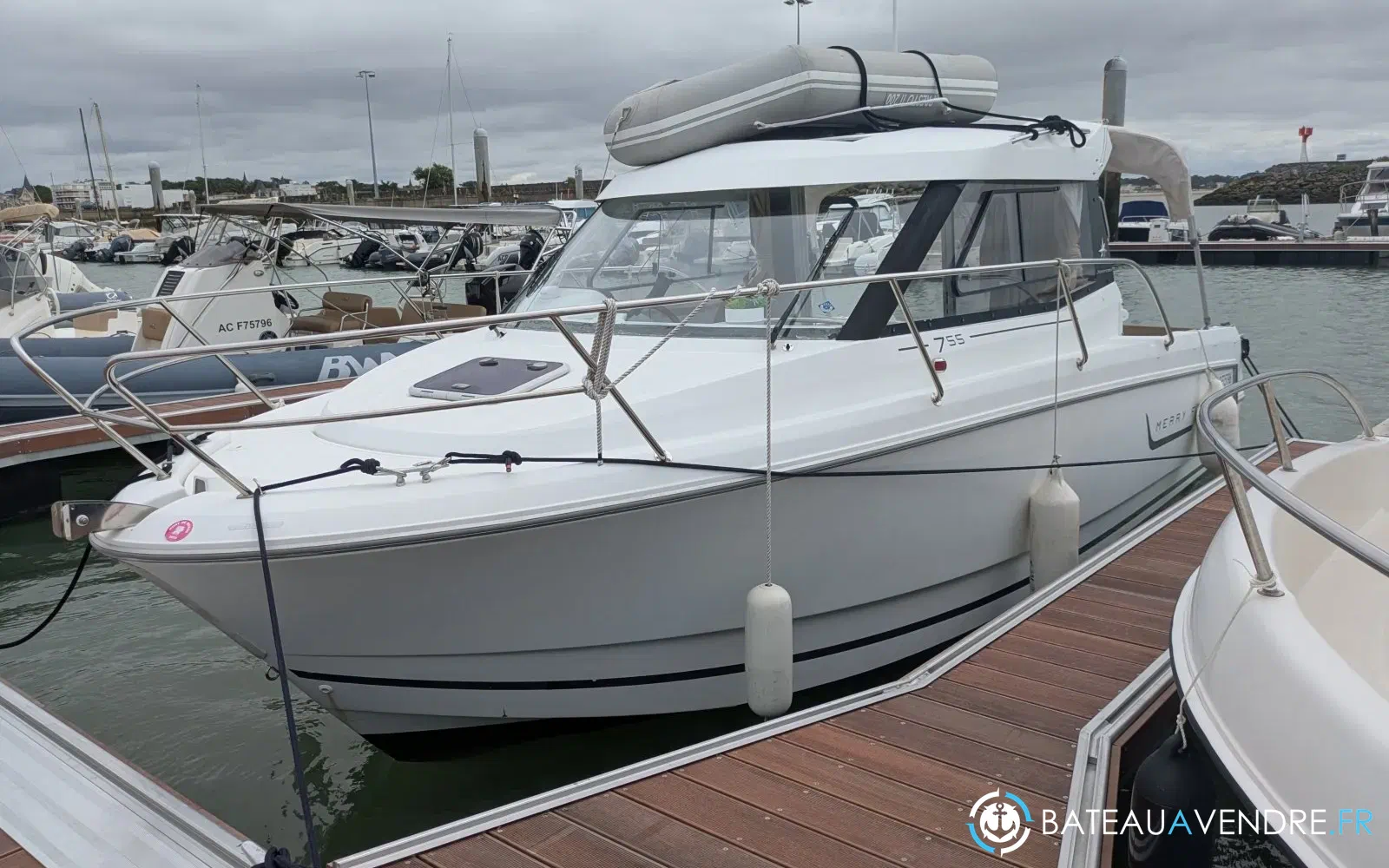 slider 1 Jeanneau Merry Fisher 755