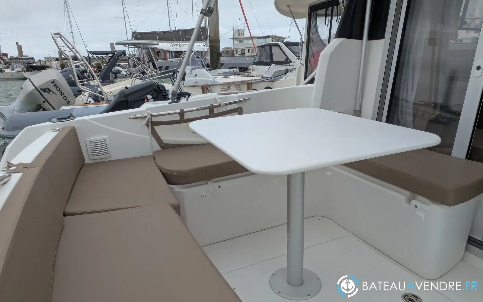 slider 3 Jeanneau Merry Fisher 755
