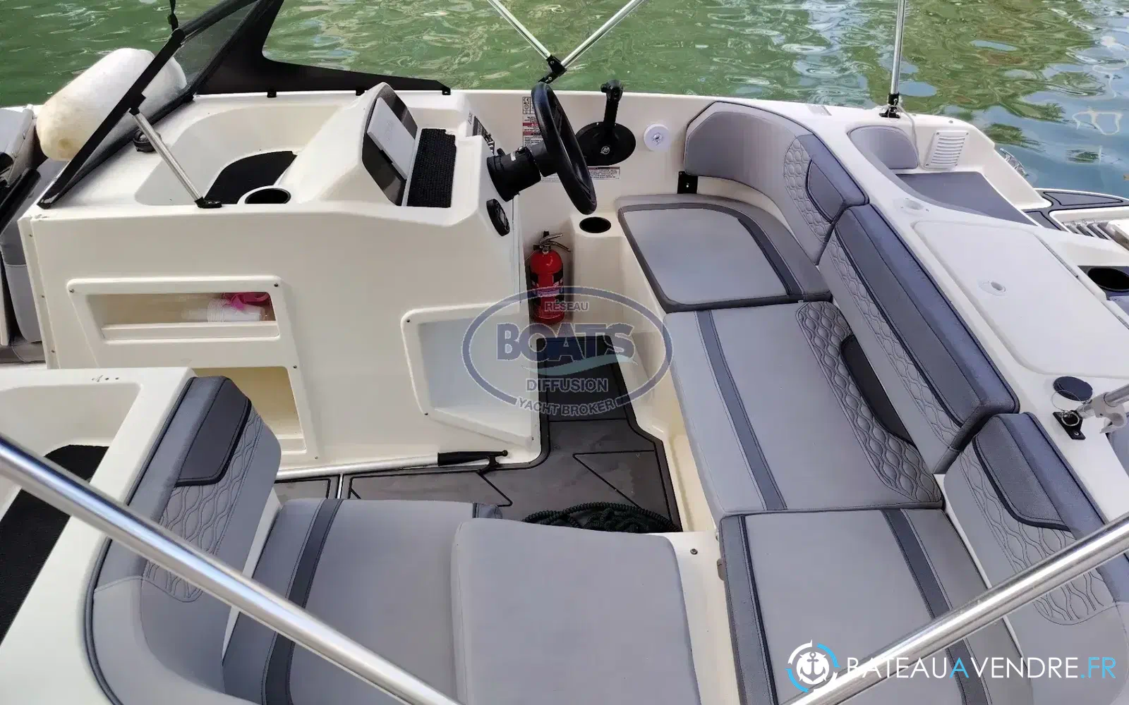 slider 12 Bayliner M17