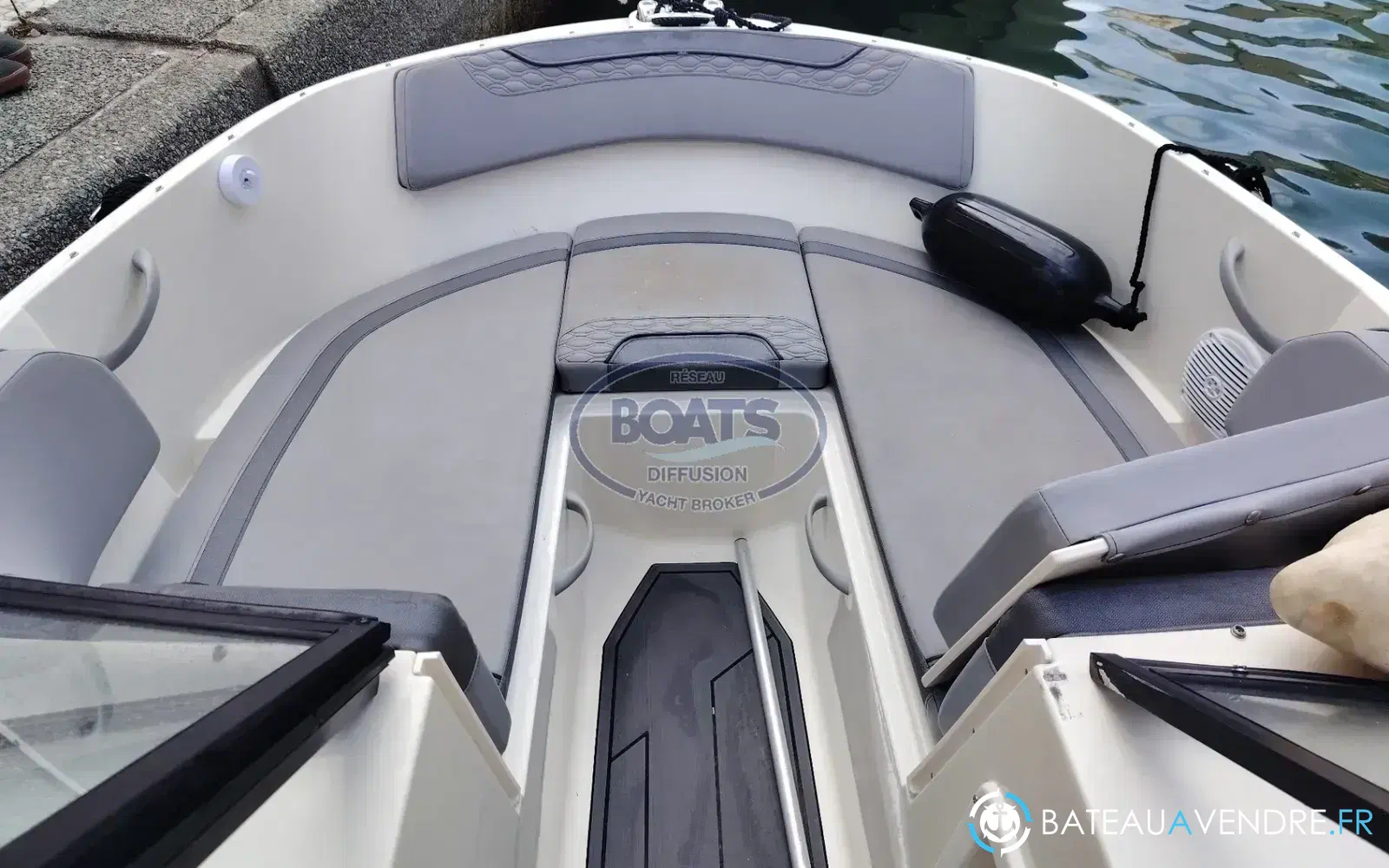 slider 2 Bayliner M17