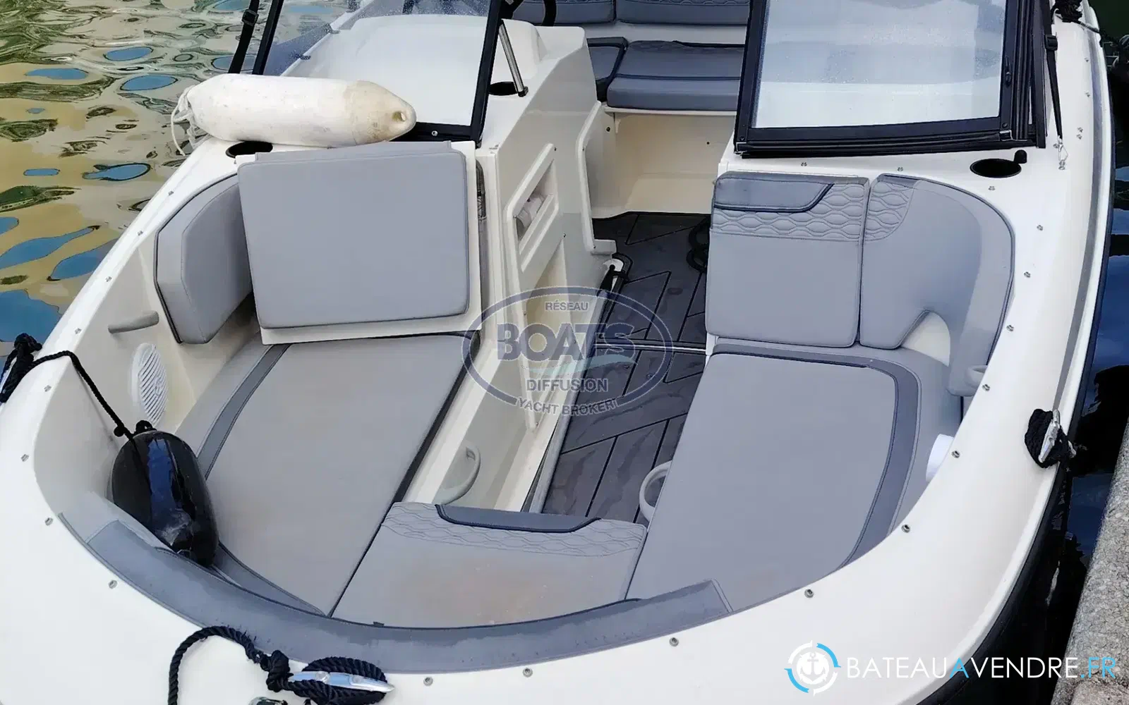 slider 3 Bayliner M17