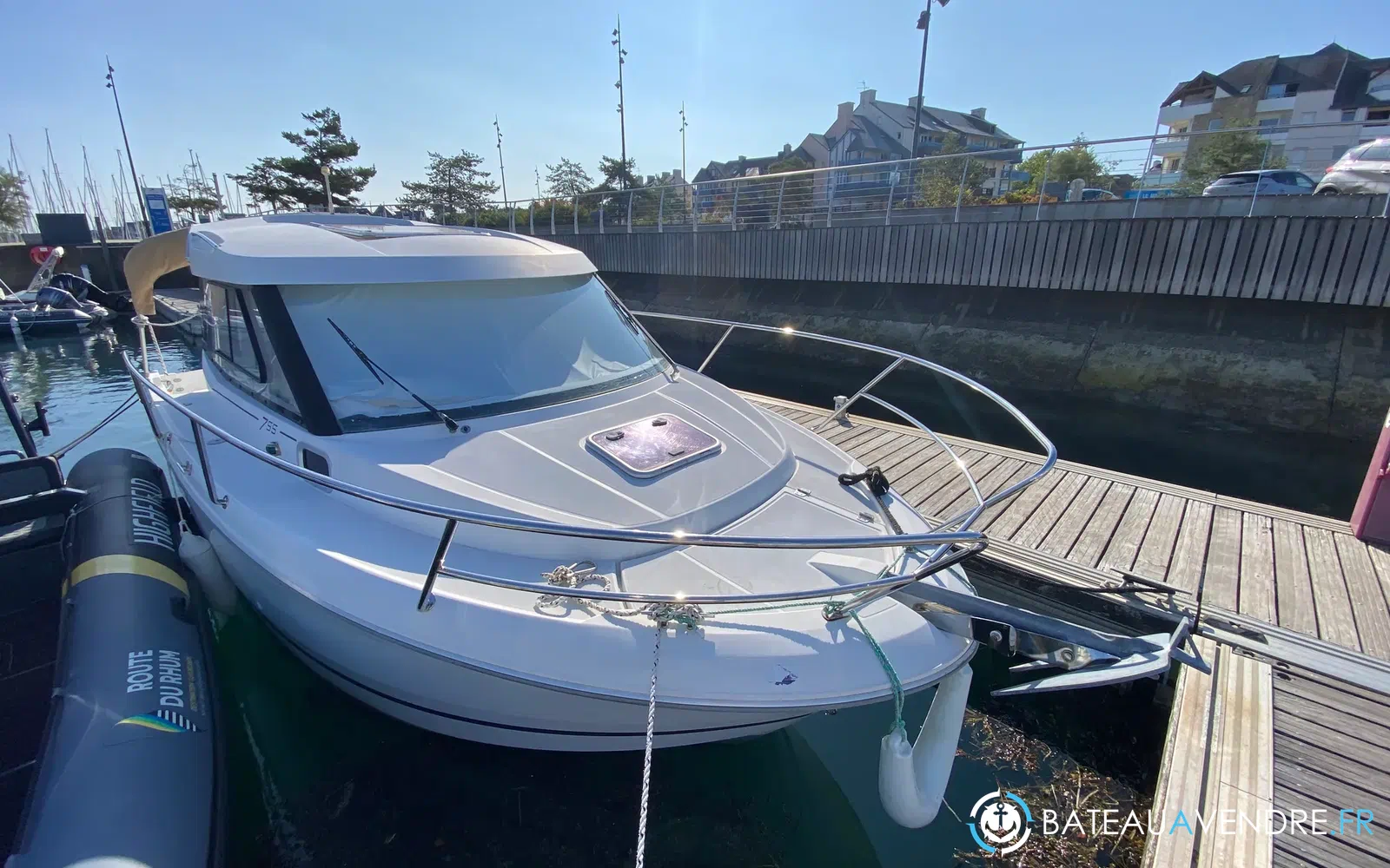 slider 1 Jeanneau Merry Fisher 755
