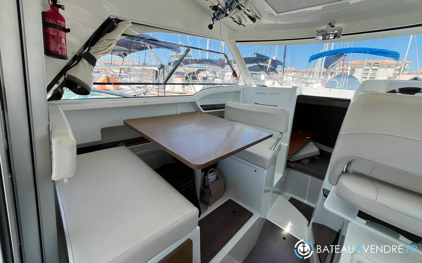 slider 9 Beneteau Antares 8 OB