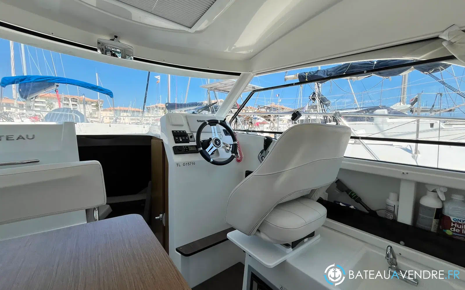 slider 11 Beneteau Antares 8 OB