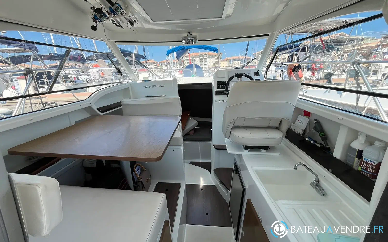 slider 12 Beneteau Antares 8 OB
