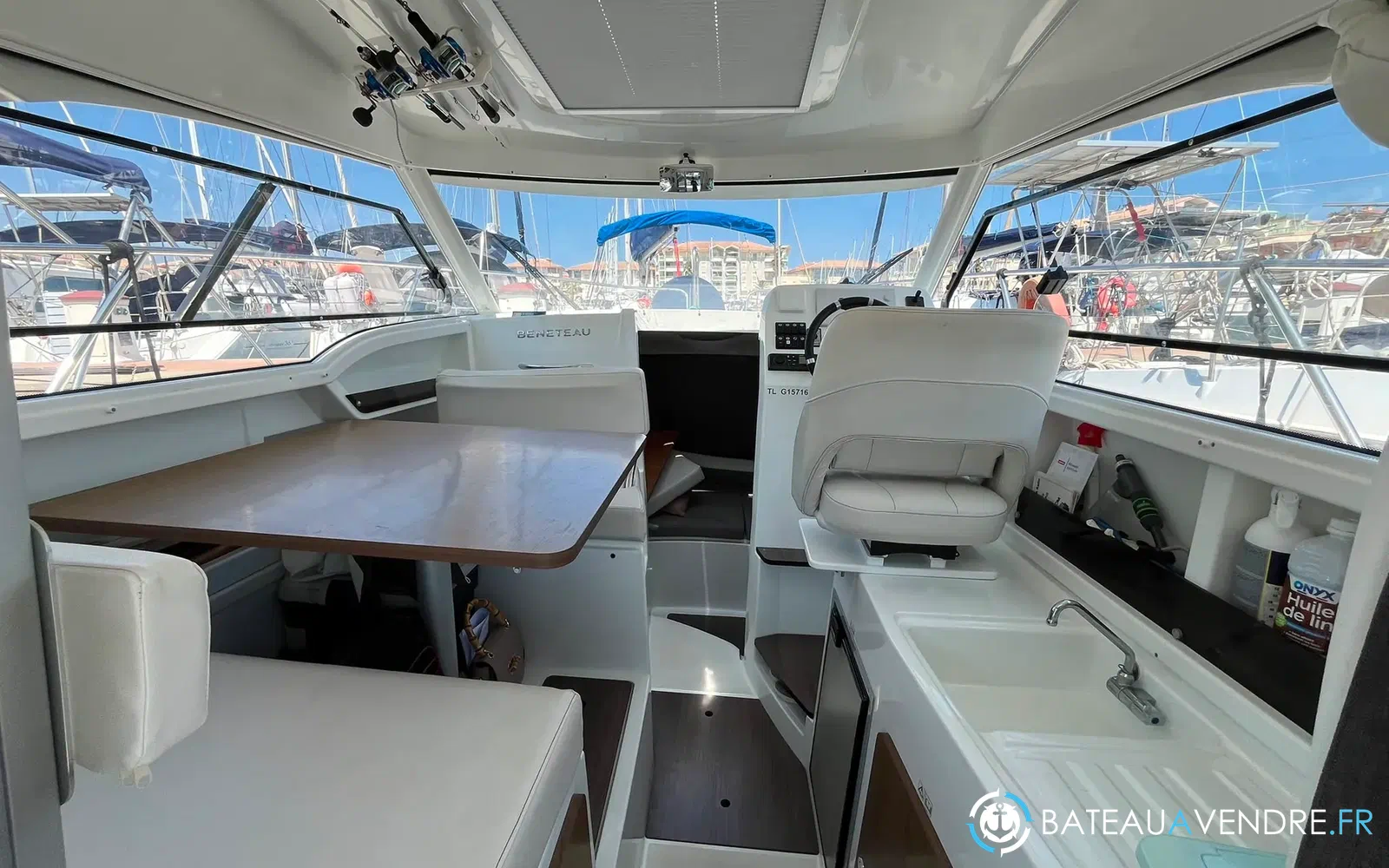slider 15 Beneteau Antares 8 OB