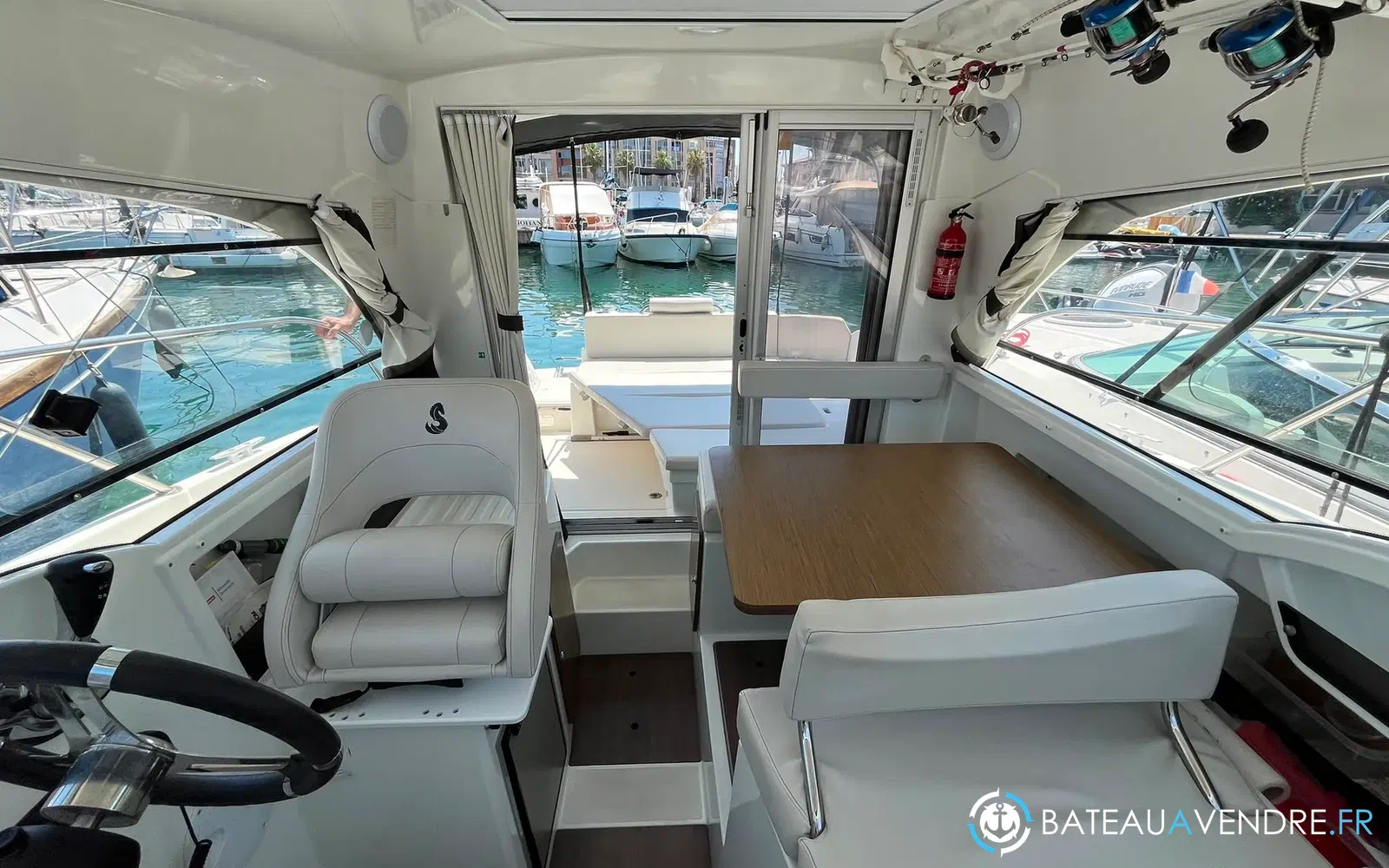 slider 17 Beneteau Antares 8 OB