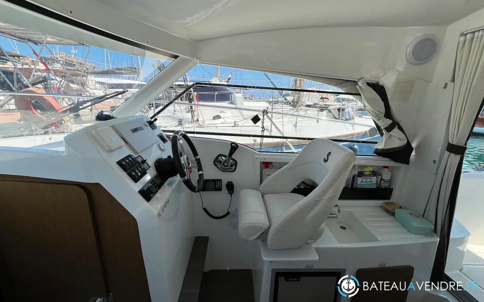slider 19 Beneteau Antares 8 OB