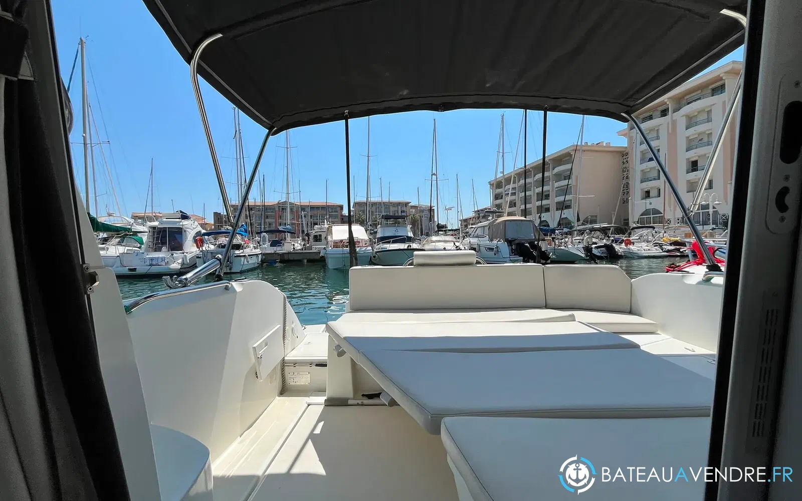 slider 34 Beneteau Antares 8 OB