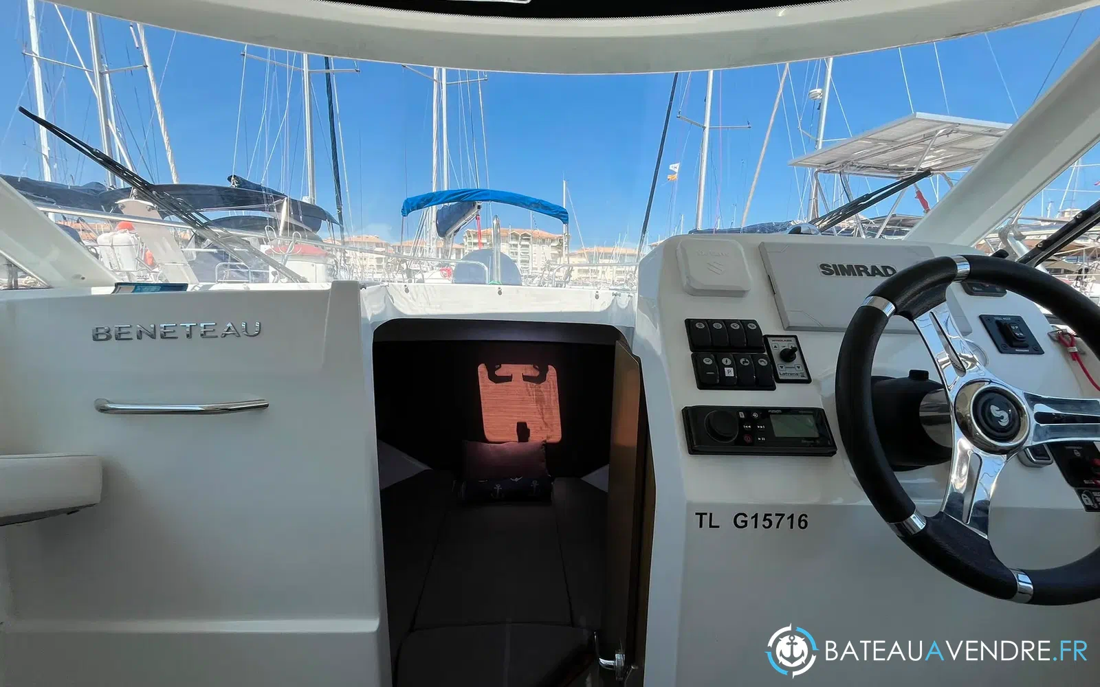 slider 7 Beneteau Antares 8 OB
