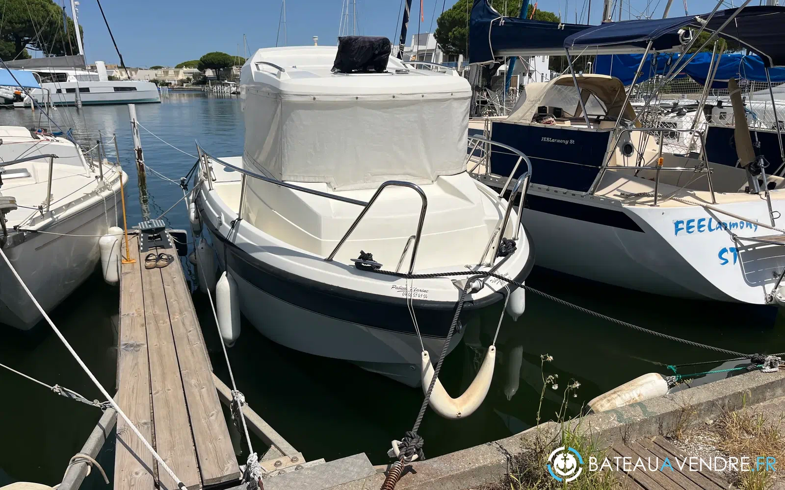 slider 0 Parker 660 Pilothouse