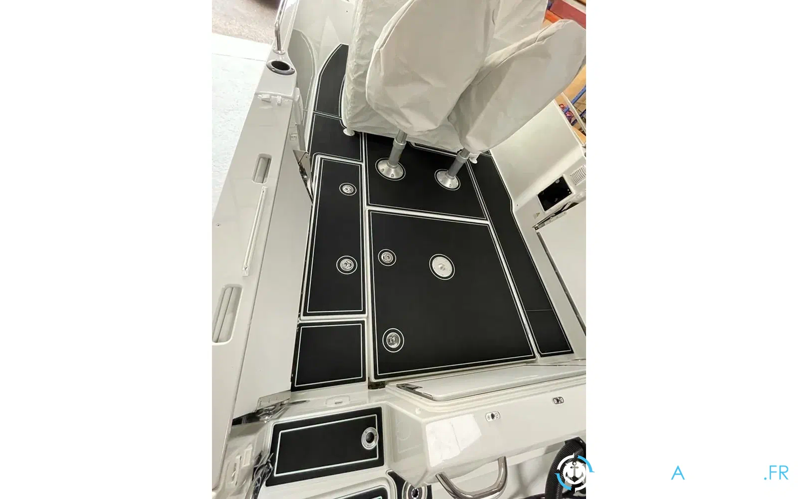 slider 9 Jeanneau Cap Camarat 7.5 CC Serie 3