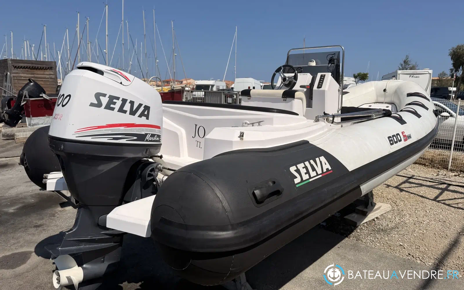 slider 0 Selva D600