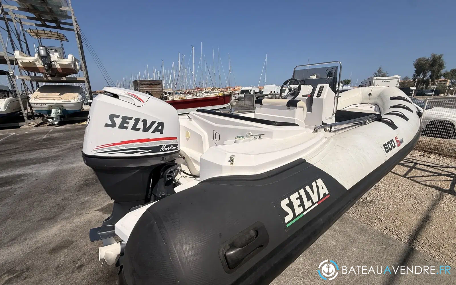slider 9 Selva D600