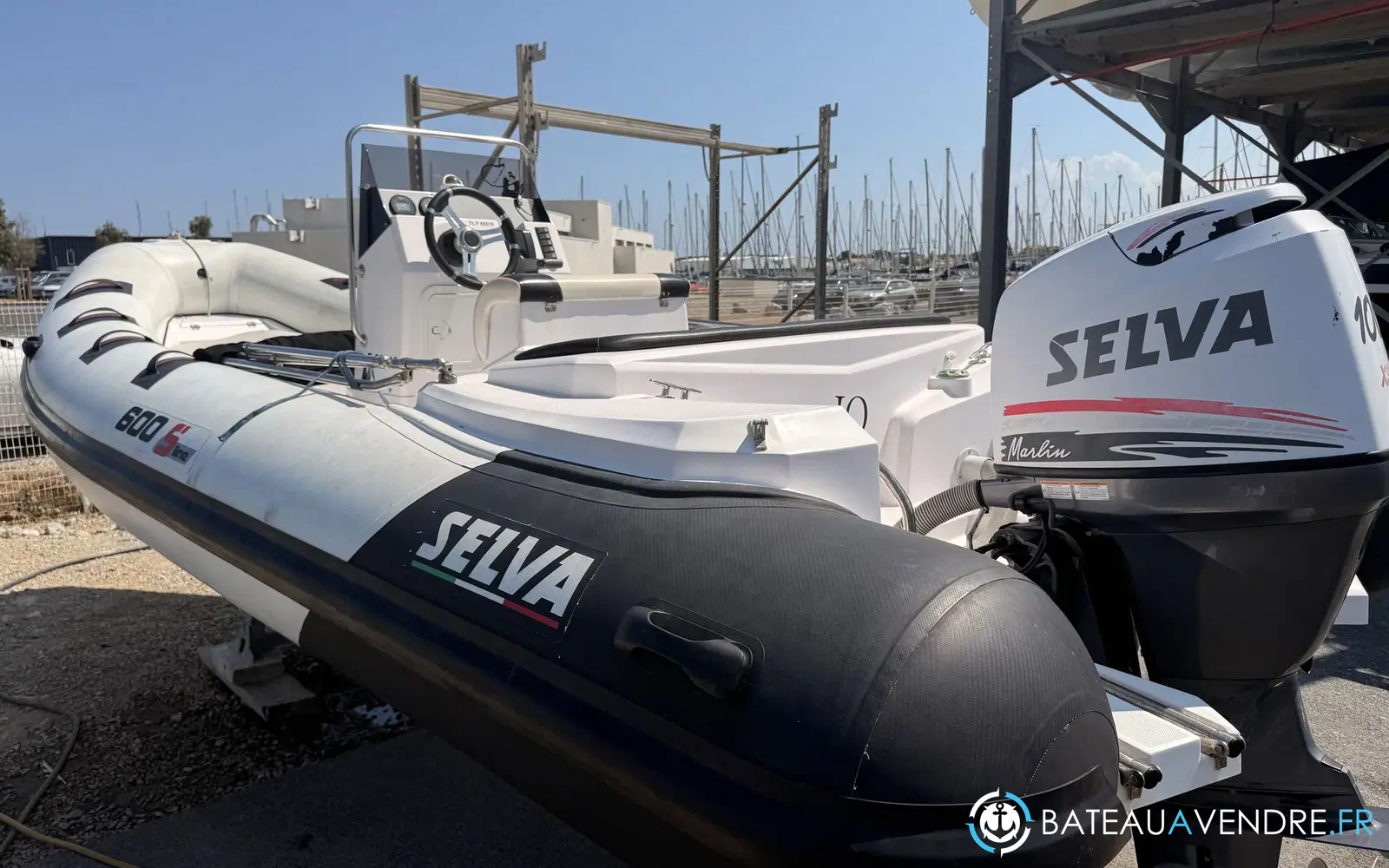 slider 10 Selva D600