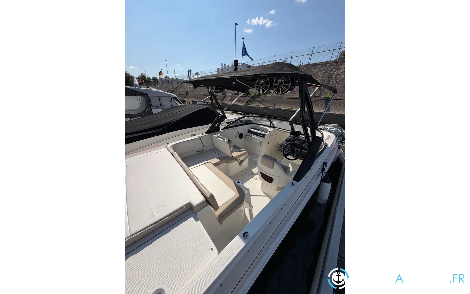 slider 2 Bayliner VR5 BOWRIDER OB