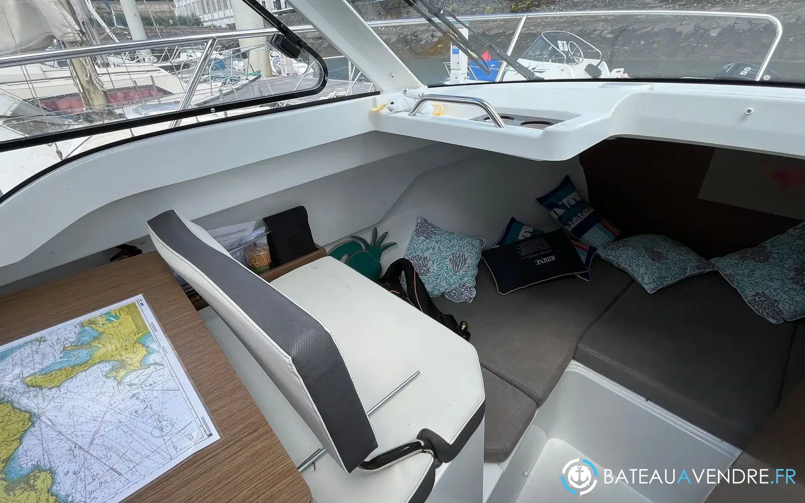 slider 8 Beneteau Antares 7 OB
