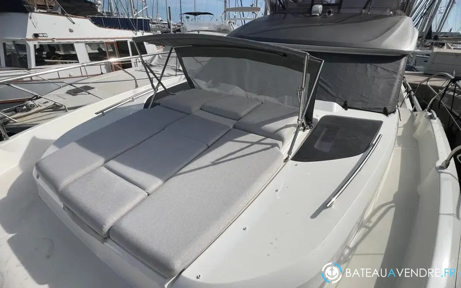 slider 9 Prestige Yachts F4.9