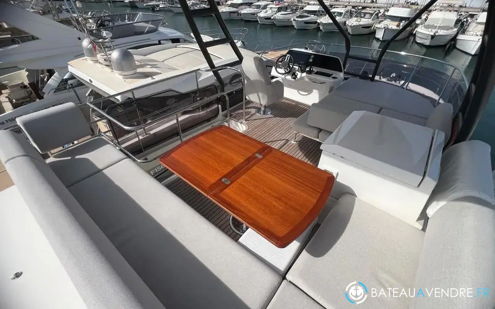 slider 12 Prestige Yachts F4.9