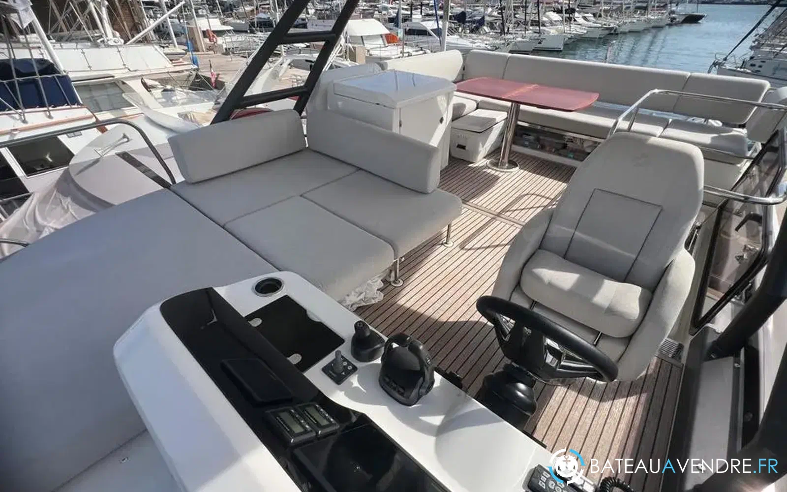 slider 13 Prestige Yachts F4.9