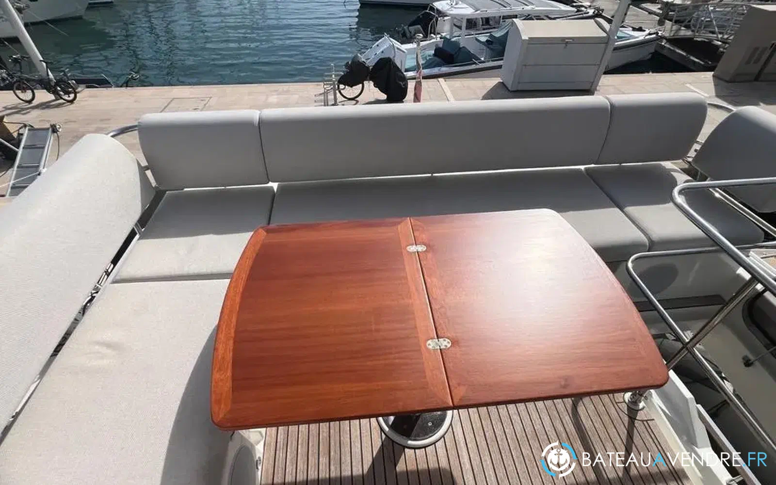 slider 16 Prestige Yachts F4.9