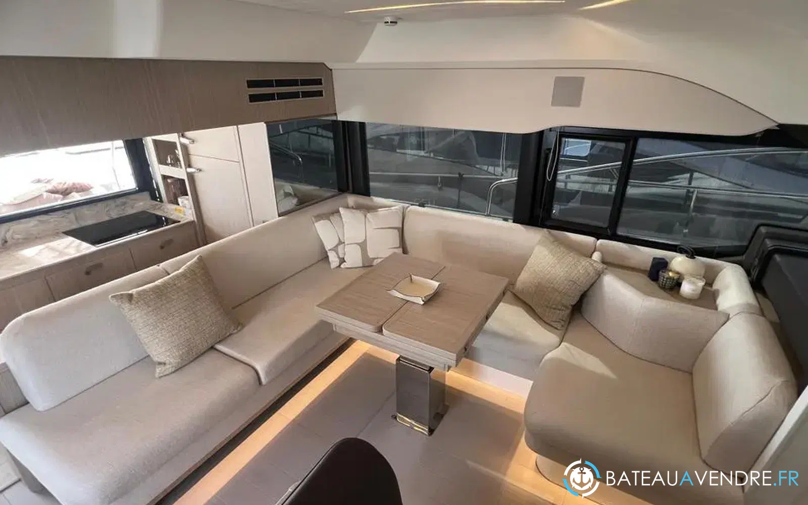 slider 29 Prestige Yachts F4.9