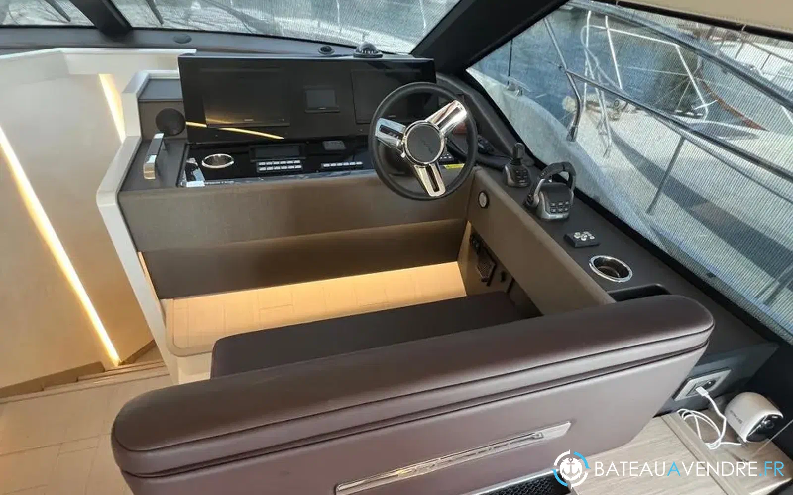 slider 32 Prestige Yachts F4.9