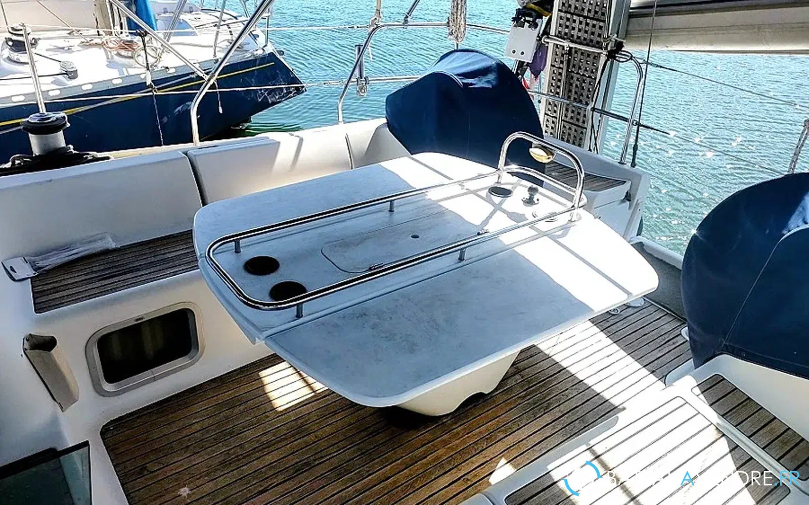 slider 12 Jeanneau Sun Odyssey 43