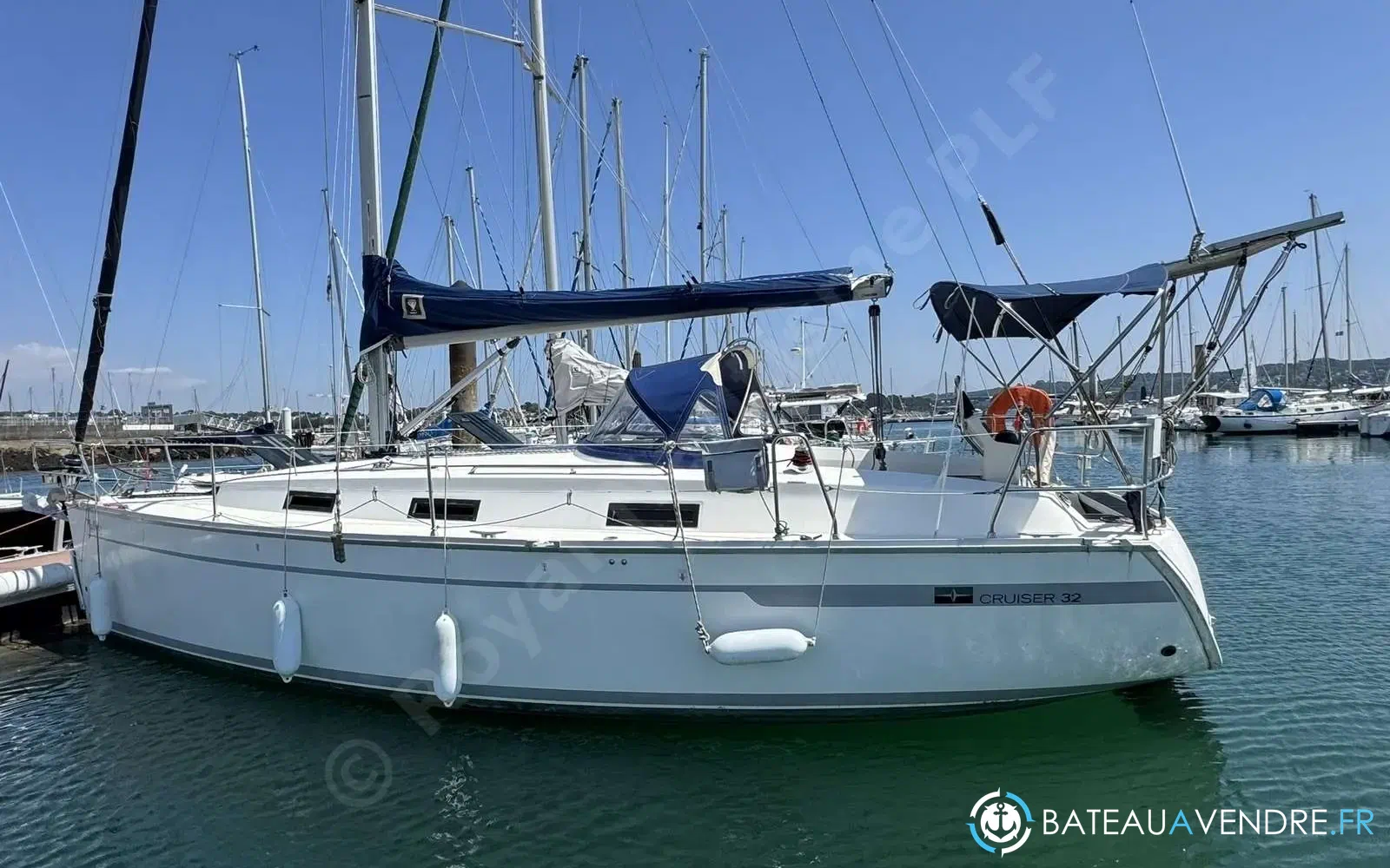 slider 1 Bavaria Cruiser 32