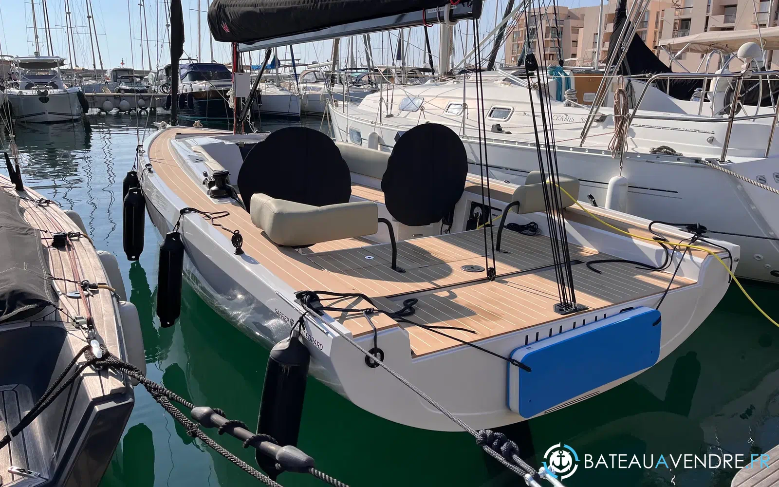 slider 1 Saffier SE 28 Leopard