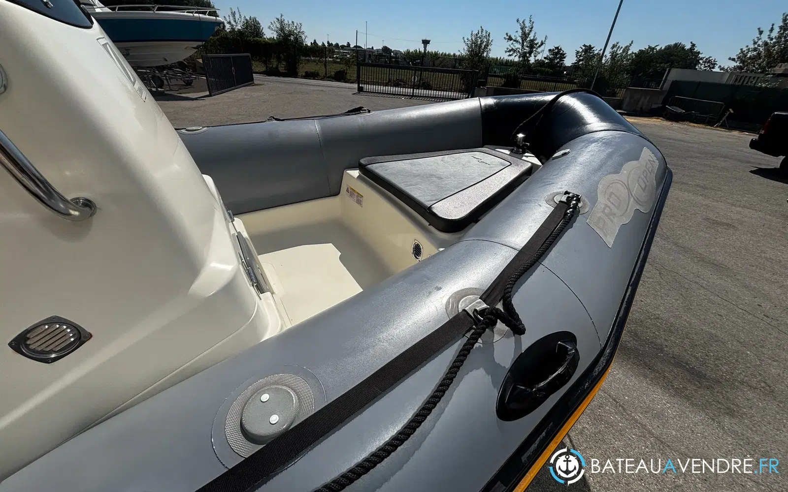 slider 29 Zodiac Pro Open 550