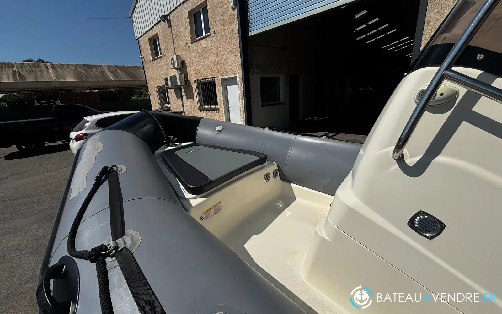 slider 28 Zodiac Pro Open 550