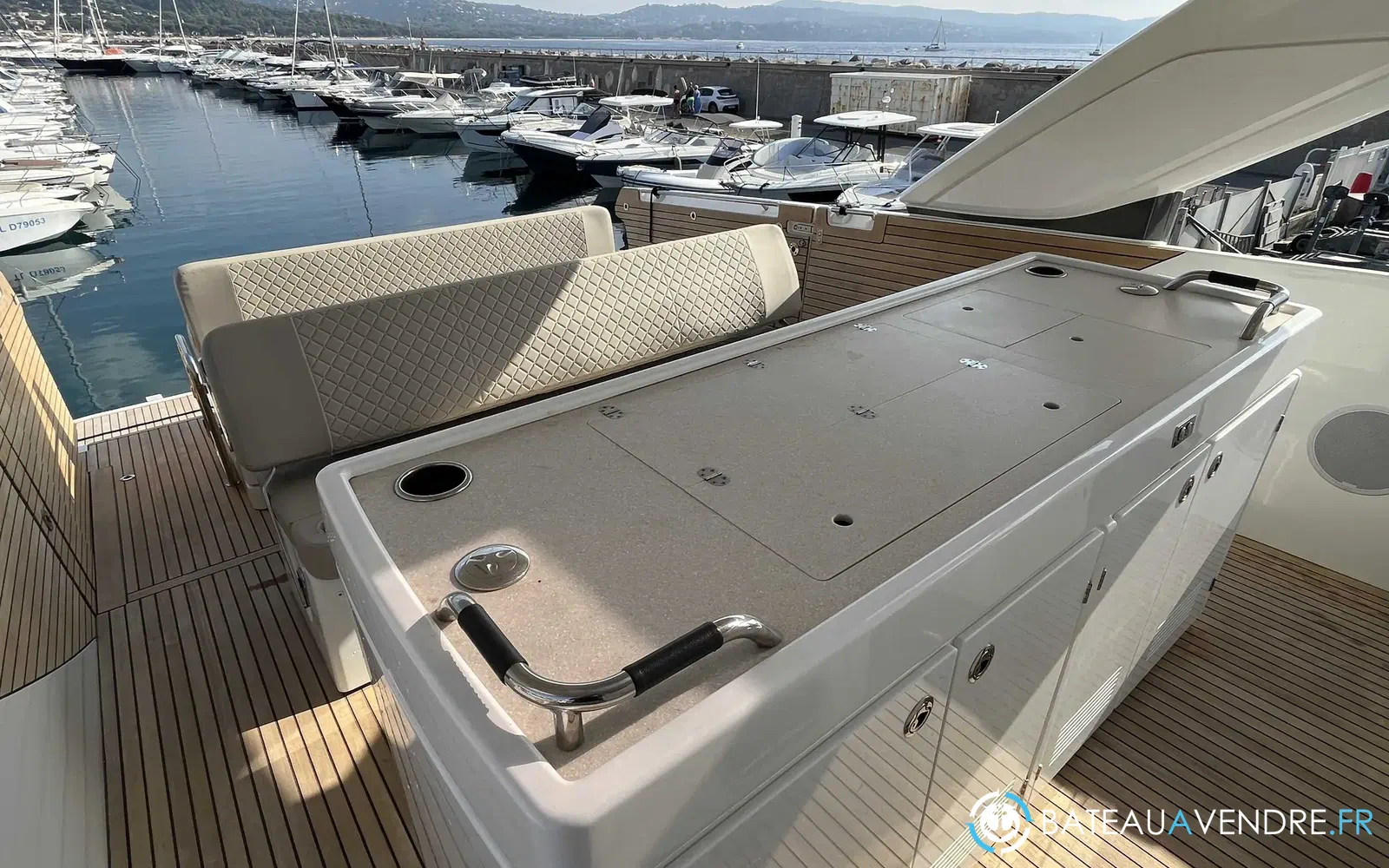 slider 9 Jeanneau DB 43