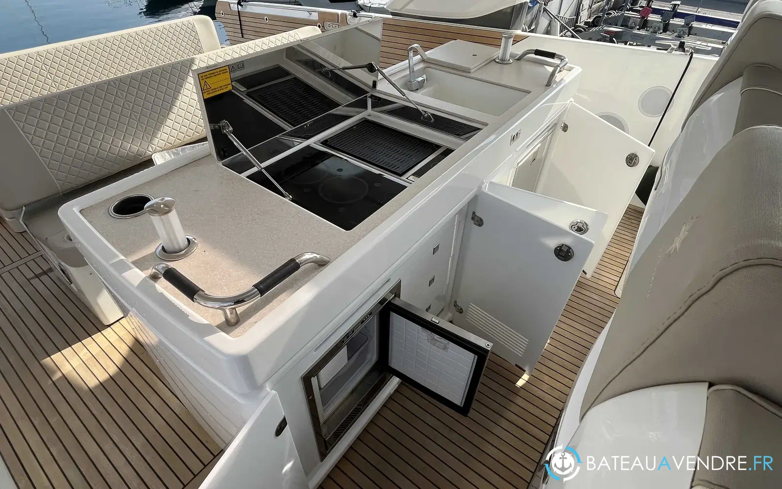 slider 11 Jeanneau DB 43