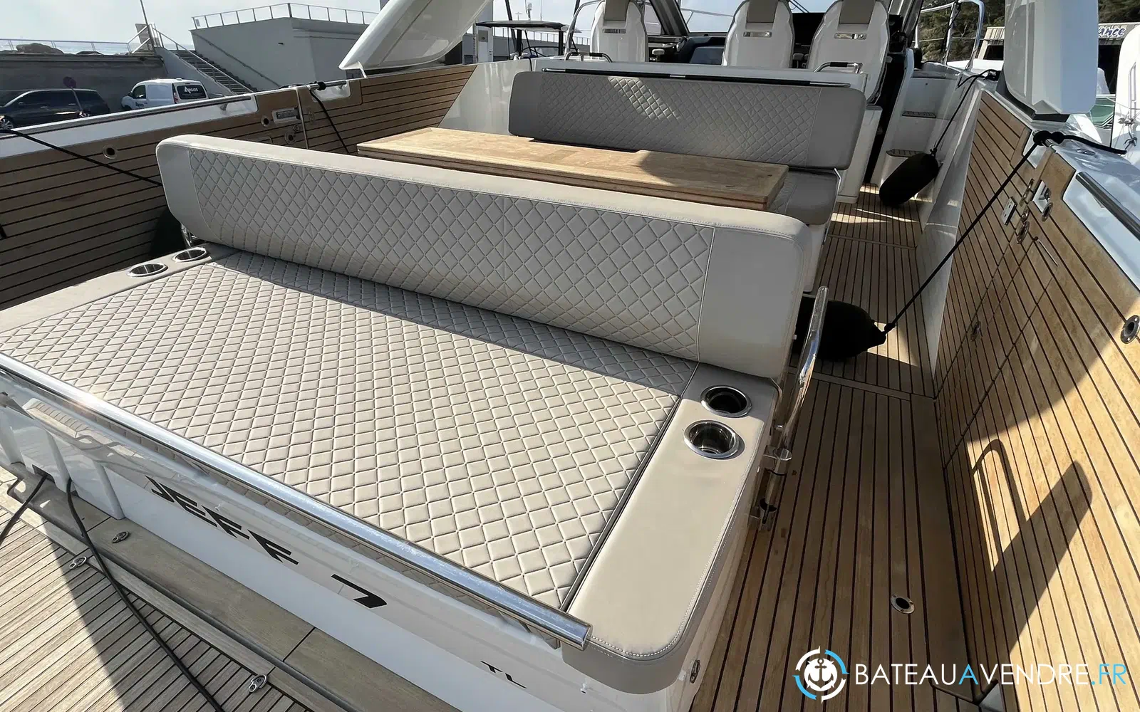 slider 5 Jeanneau DB 43