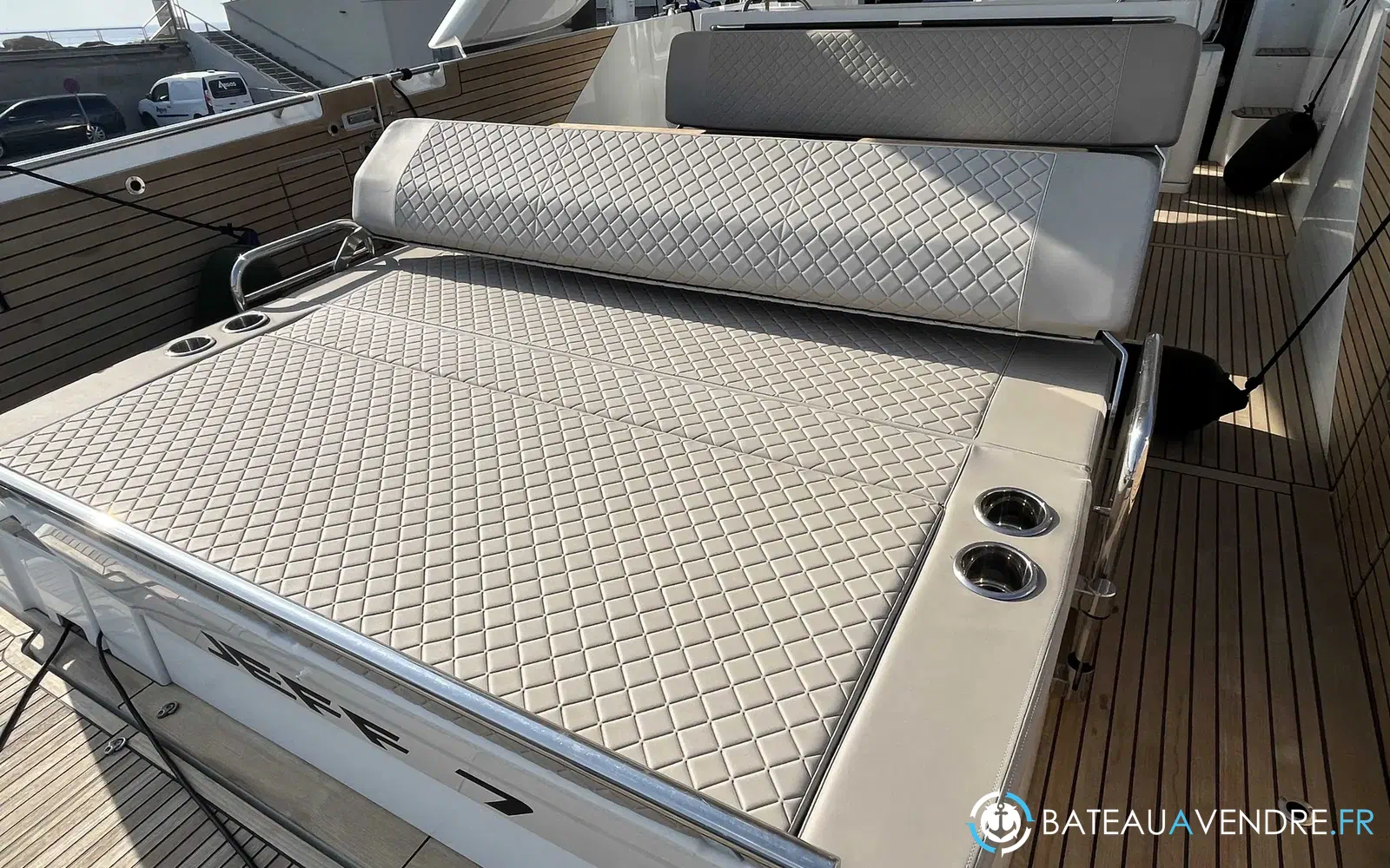 slider 6 Jeanneau DB 43