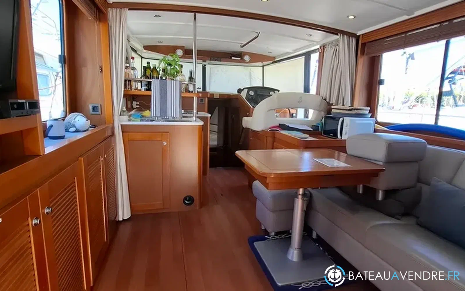 slider 2 Beneteau Swift Trawler 44