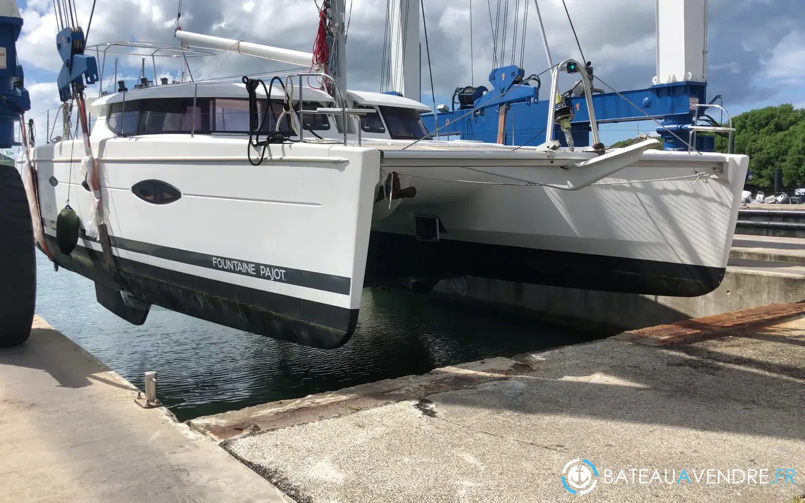 slider 0 Fountaine Pajot Salina 48