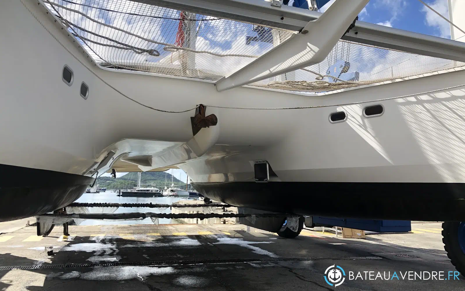 slider 2 Fountaine Pajot Salina 48
