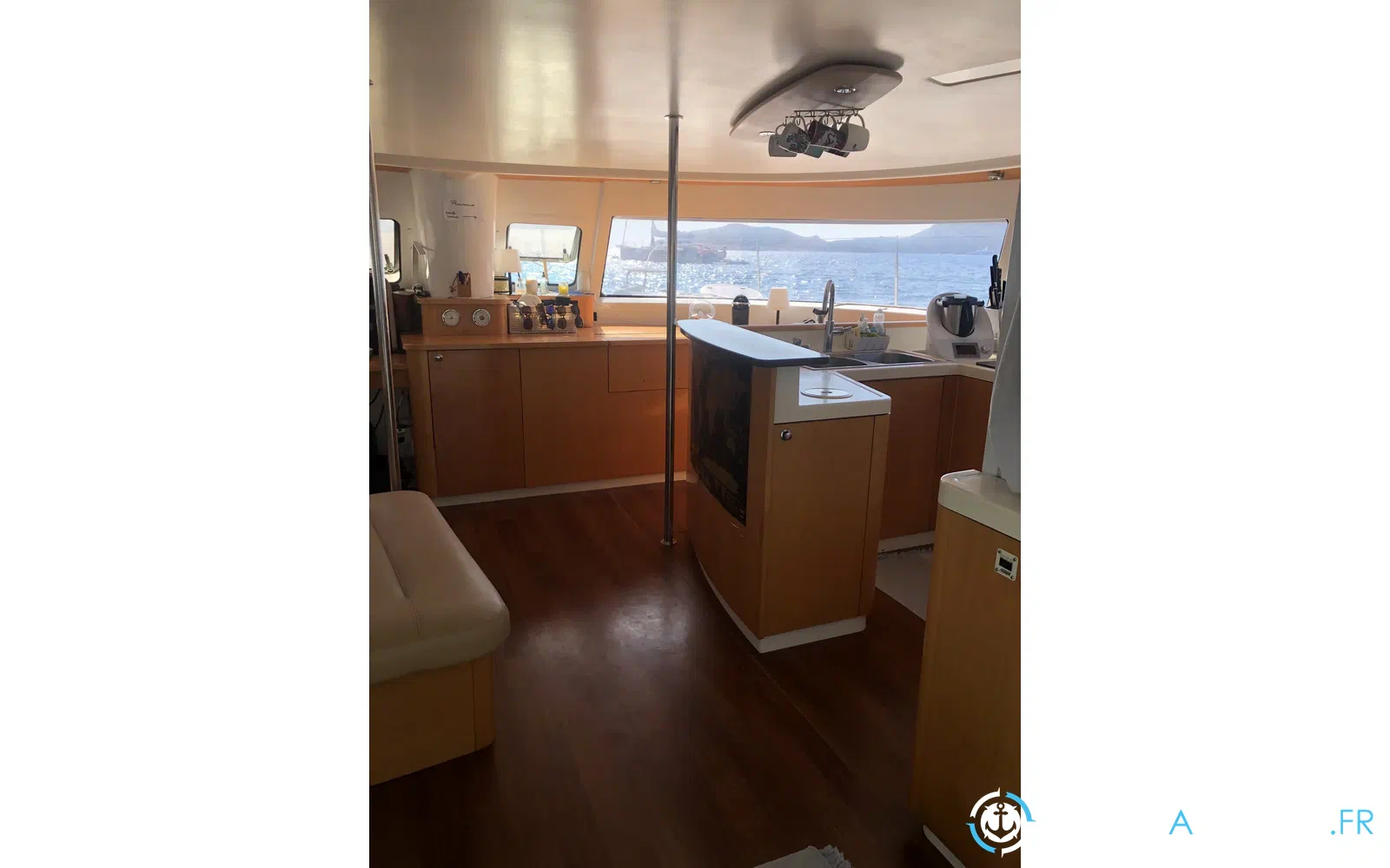 slider 37 Fountaine Pajot Salina 48