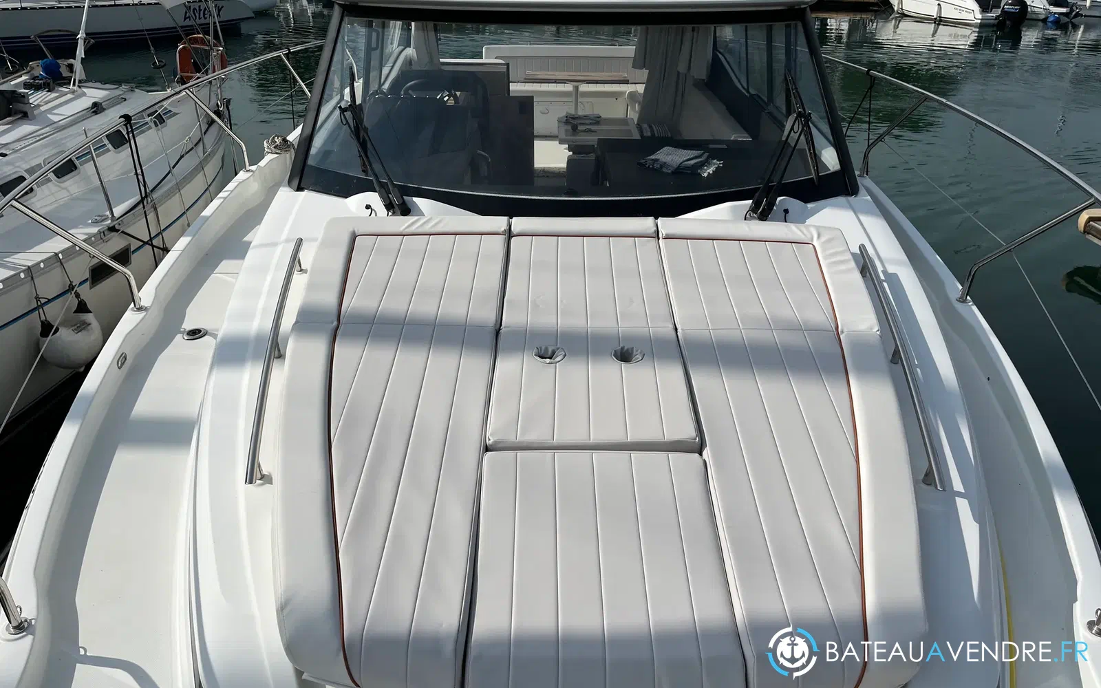 slider 2 Jeanneau NC 37