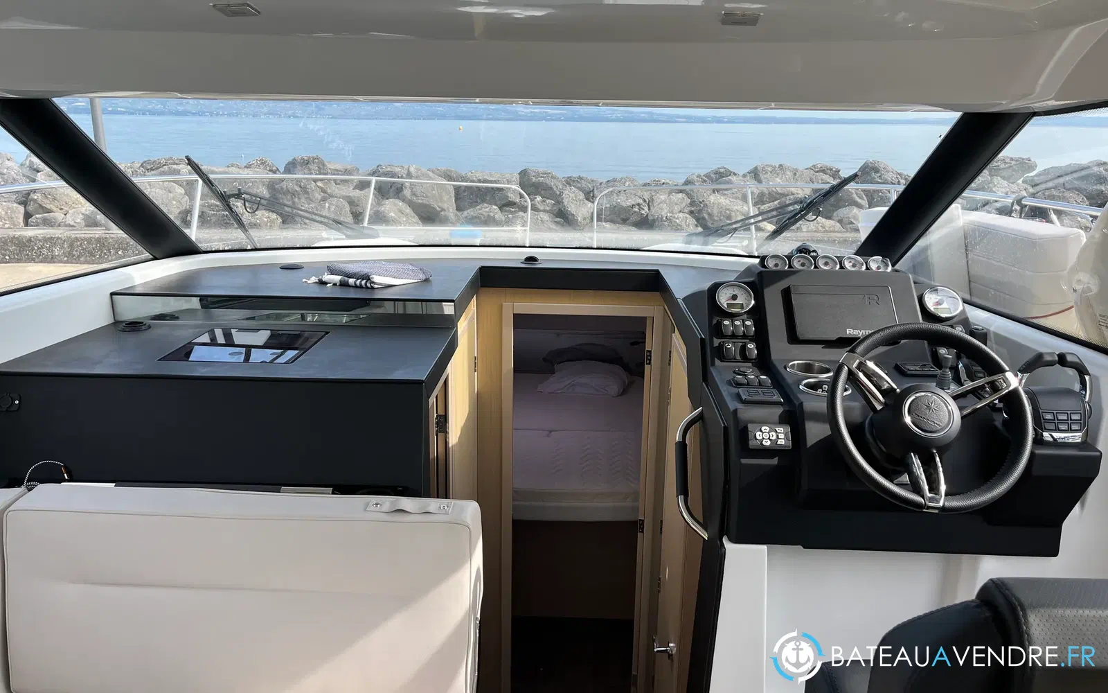 slider 7 Jeanneau NC 37