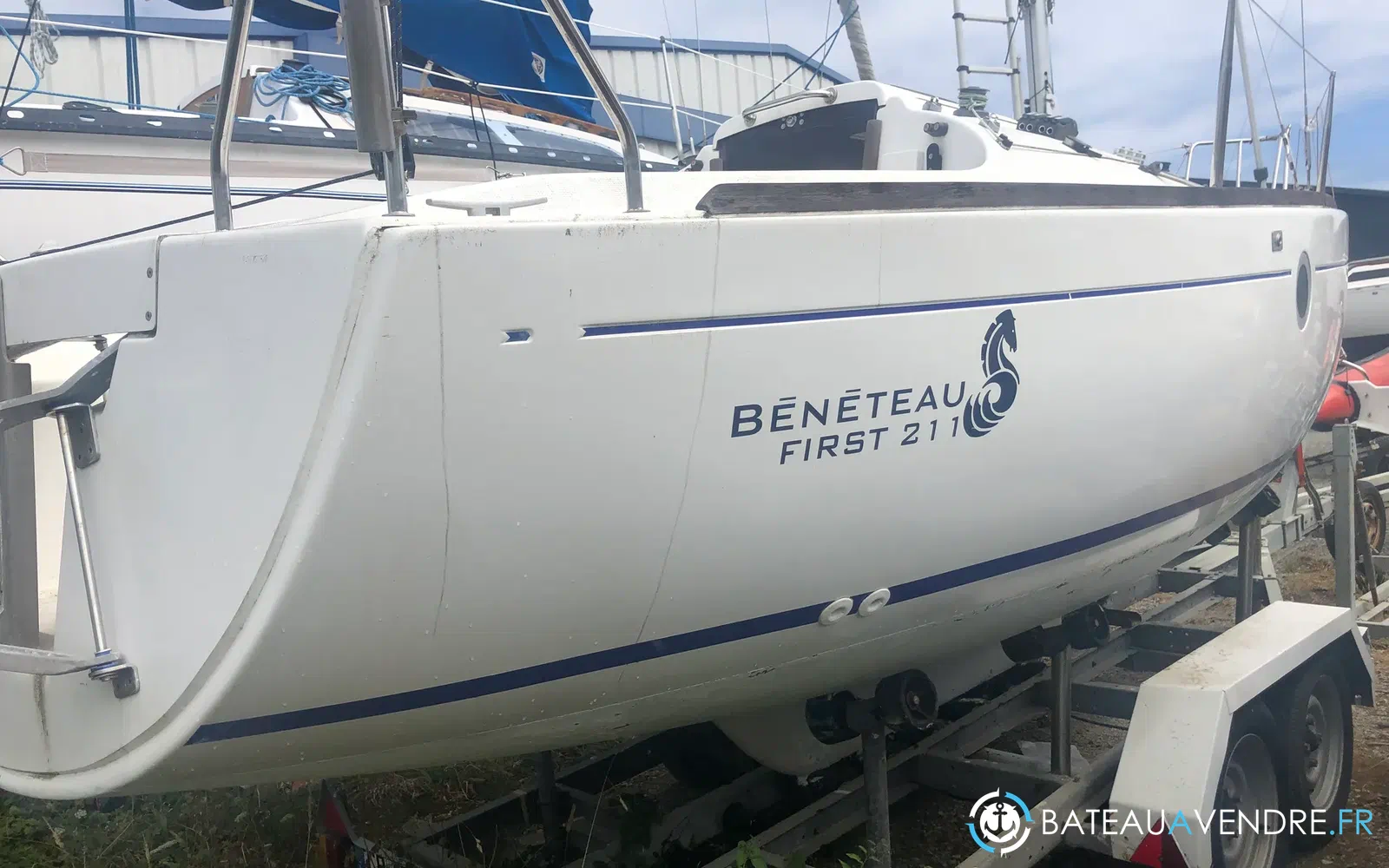 slider 1 Beneteau First 211