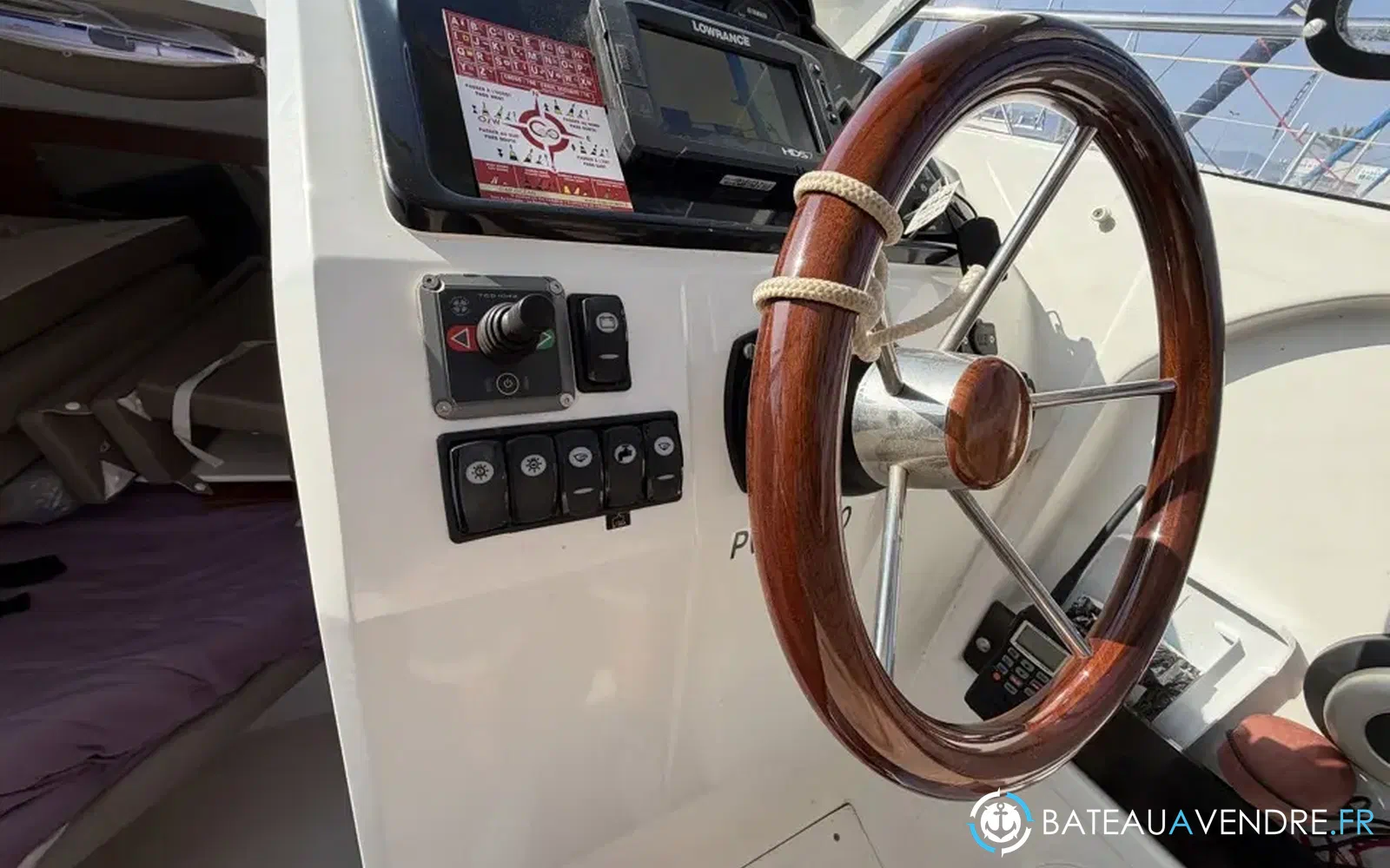 slider 25 Jeanneau Merry Fisher 755